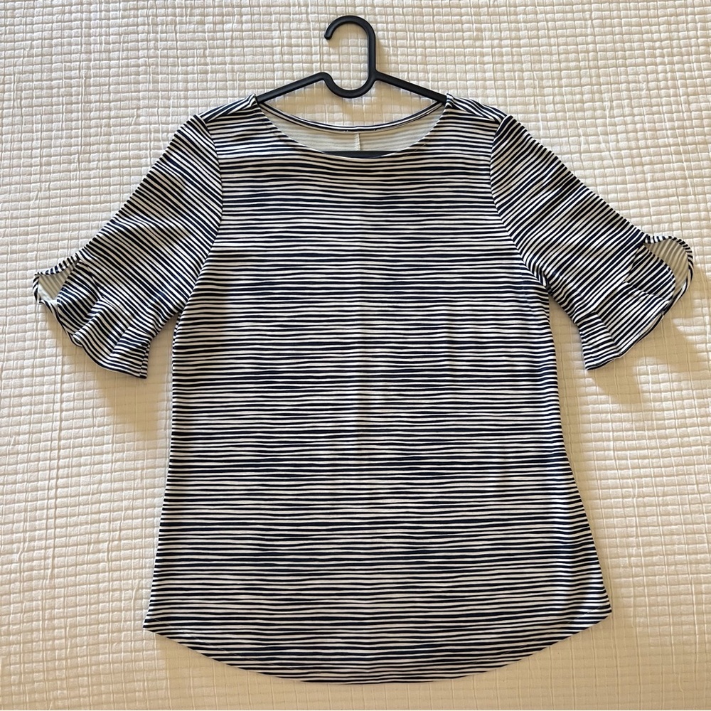 GAP Stripped top with pretty sleeves. Size Small